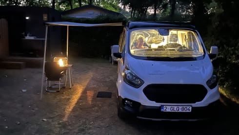 Dethleffs Globevan large beds and unlimited km's