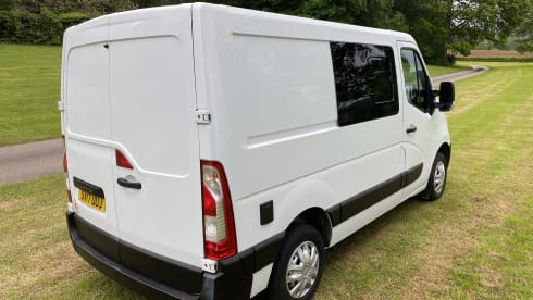 Red – Camper Renault Master 2.5 del 2017 *con smart TV, riscaldamento, WC ecc.*