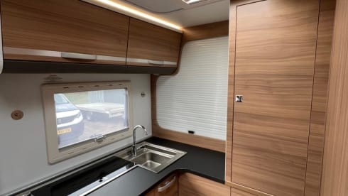 “ Dushi “ – Adria Matrix Axess 590ST compact, semi-integral from 2020
