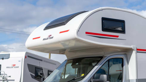 UYD – 6 Person Large Motorhome | Family | Bunkbed & Overcab | Air Conditioning
