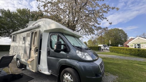 Integral 4 person camper super luxury 