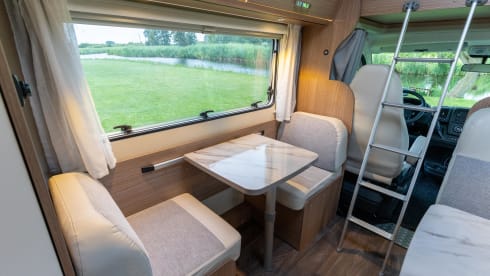 Brutus – 2018 - Luxury Hymer Carado with 6 sleeping places with great comfort