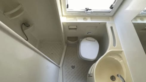 6 berth Ford semi-integrated from 2005