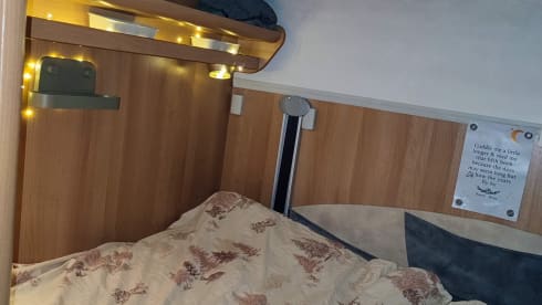 Zin in een tripje met een hele leuke familie camper? Lees snel verder ----> – Neat Mobilvetta alcove from 2007