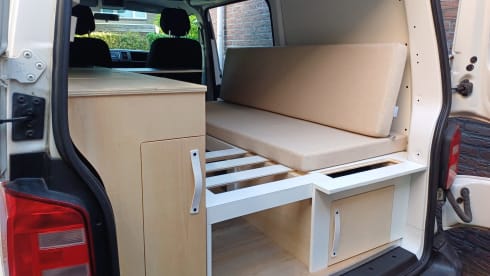Het busje – Out and about in the VW T6-2018 van