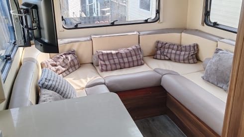 Samantha – Luxury 6 Birth 746 Rollerteam Motorhome