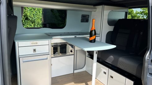 (VW002) 2022 AUTO 'Rebellion' VW Camper Van Sleeps 2 Adults + 2 Children