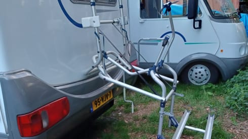 Hymer vast bed – Luxury entrance Hymer B574