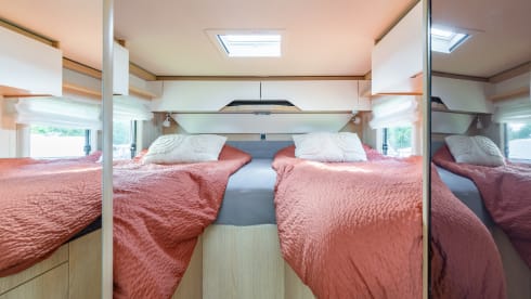 De luxe camper – 2 pers. Hymer Whiteline B600 with air conditioning semi-integrated from 2020