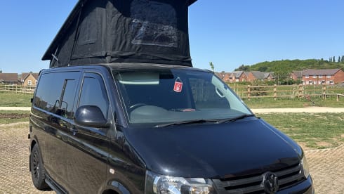 Camper – 4 berth Volkswagen transporter camper van with poptop 