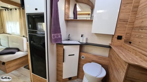 P696 D – P696 D 180 hp automatic top equipped