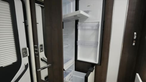 1. Ford Benimar Cocoon 463 for 4 persons (Model 2022)