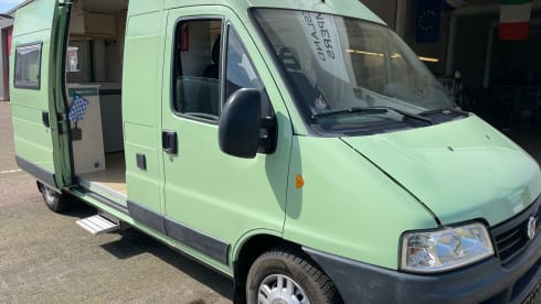 Possl bus camper with many free extras