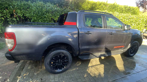 Ford Ranger – Ford Ranger pickup with tow hitch