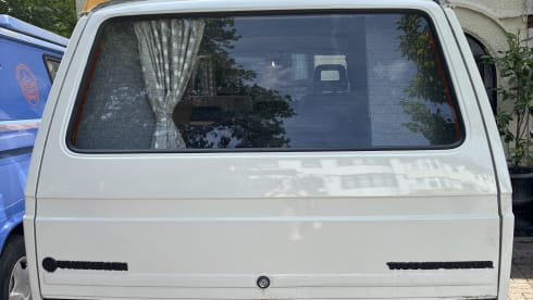 Freddie – Cosy Camper for 2, full awning - 1980's VW T3 high-top