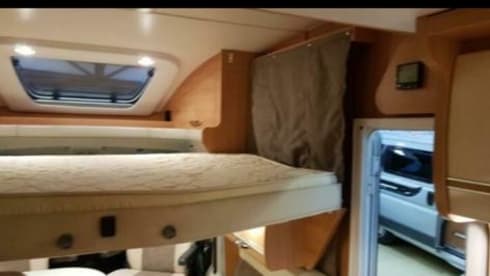 Beautiful spacious comfortable fine fully equipped 4 person camper