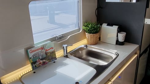 New modern fully equipped camper. 