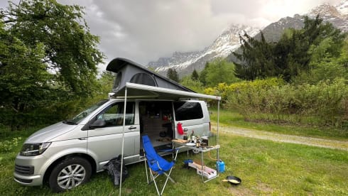 Luna – Volkswagen Transporter 4 Birth camper van