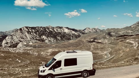 Paule – Get into your VanLife experience with our Paule!