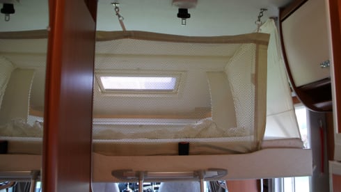 Super nice Mc Louis 4 person camper with various extras