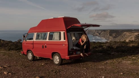 Vermelho  – Rent a Campervan Blue CLassics ‘s Volkswagen T3  red