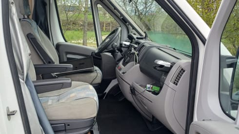 ijsbreker – 3p Adria Mobil bus uit 2008