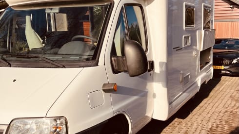 Milly – our Low budget 4 person camper with 3 sleeping places 2006