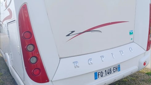 9083df – Camping Car Rapido Integral