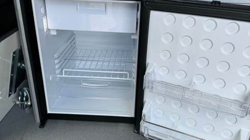 Colin – 4 berth Volkswagen campervan from 2017