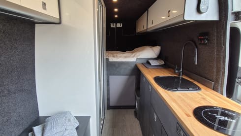 Fudge – 3 berth Mercedes-Benz bus from 2015