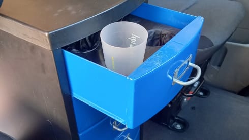 2p Anderer Bus aus dem Jahr 2017