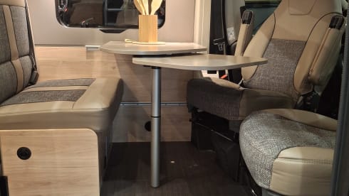 Buscamper – 2p Dethleffs bus uit 2026