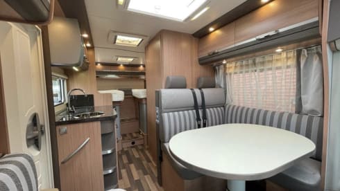 De Dennenappel – Beautiful Knaus motorhome 2013