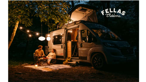 Nazarè – Premium Outdoor Van Rental