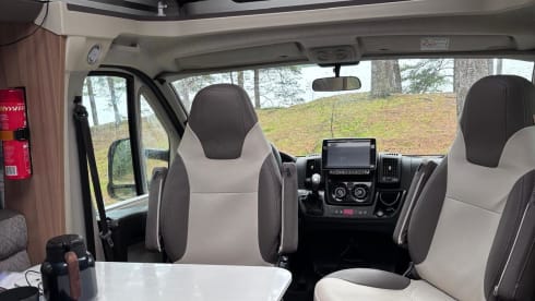Pretty Easy Going – Luxury Adria Coral Supreme 670 SLT Fiat 6 2.3 150 hp, automatic