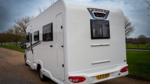 MH003 – (MH003) 2023 Luxury 6 berth Bailey Adamo 754 DL Automatic