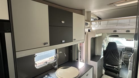 Taylor  – 5 berth Ford voyage 475! 