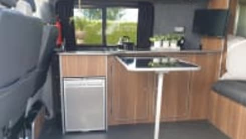 The White Pearl - VW T5 Campervan