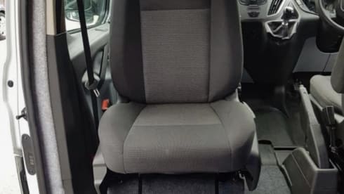 Tommy – 4 berth Ford Transit Custom pop top  campervan 
