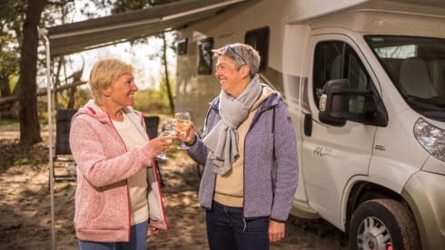 Mobile home with 6 sleeping places - My home is where my camper is