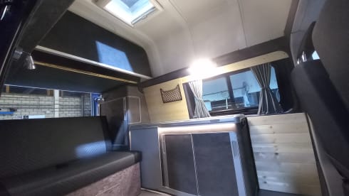 Harry – Camping-car bus Volkswagen SUNLINER XL LUXE 5p, construit en 2023 !