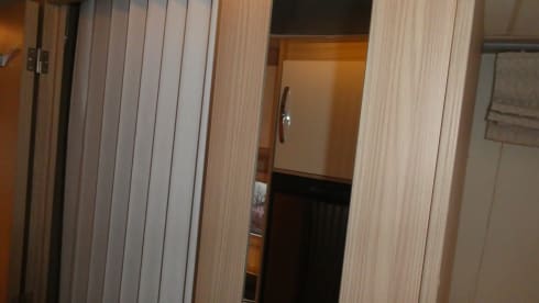 Chili – Burstner Ixeo 30J. Edition with hydr. Lifting supports, body climate and much more