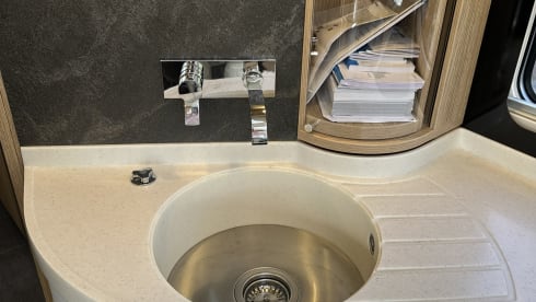 Hoge Luxe Mobilhome – Luxejacht op wielen