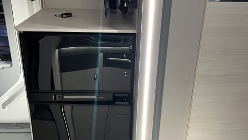 Luxury 2-4p Challenger semi-integrated from 2020
