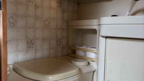 Bella Neske – Camping-car Hymer 4 places intégré de 1989