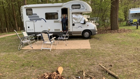 Hymer – Nice Hymer (alcove) camper with air conditioning and cruise control