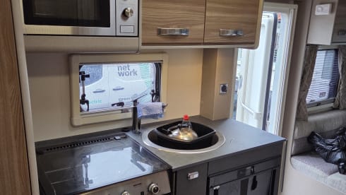 Big Bertha – 4 berth Swift alcove 