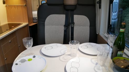 Sun Living Flexo 6.40, 2 sleeping 4 seats, length beds, Airco!!