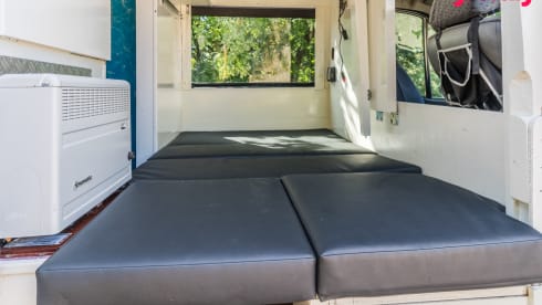 2p Renault bus uit 2001