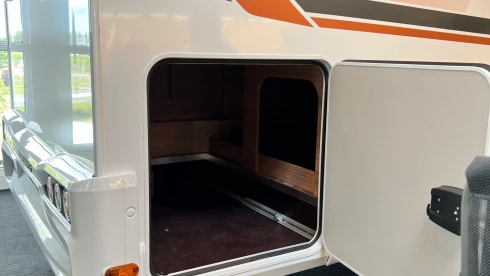 Weinsberg 600MF Pepper Edition – Very complete new 2-person semi-integrated camper (June 2022)